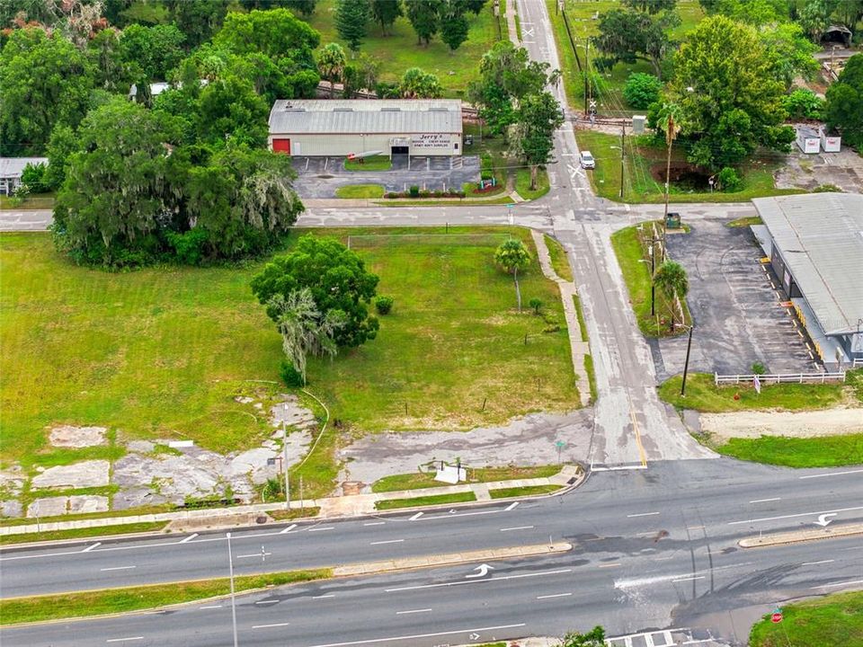На продажу: $299,999 (0.38 acres)