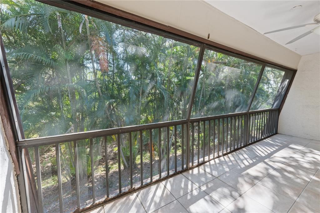 For Rent: $1,750 (2 beds, 2 baths, 967 Square Feet)