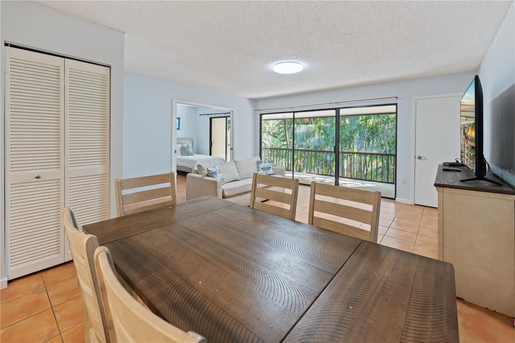 For Rent: $1,750 (2 beds, 2 baths, 967 Square Feet)