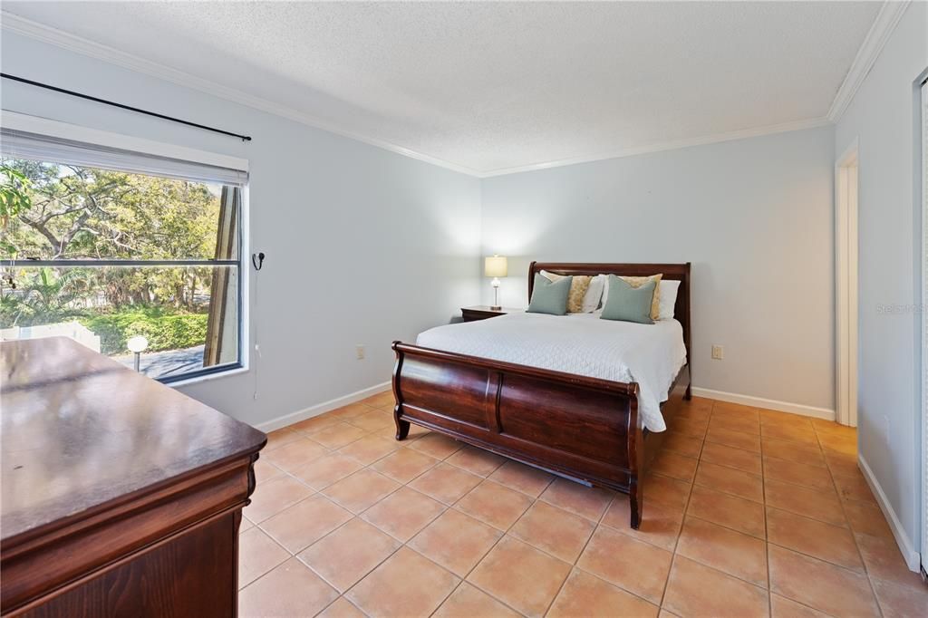 For Rent: $1,750 (2 beds, 2 baths, 967 Square Feet)