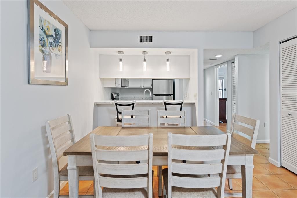 For Rent: $1,750 (2 beds, 2 baths, 967 Square Feet)
