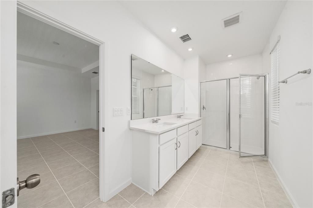 For Rent: $4,600 (3 beds, 2 baths, 1794 Square Feet)