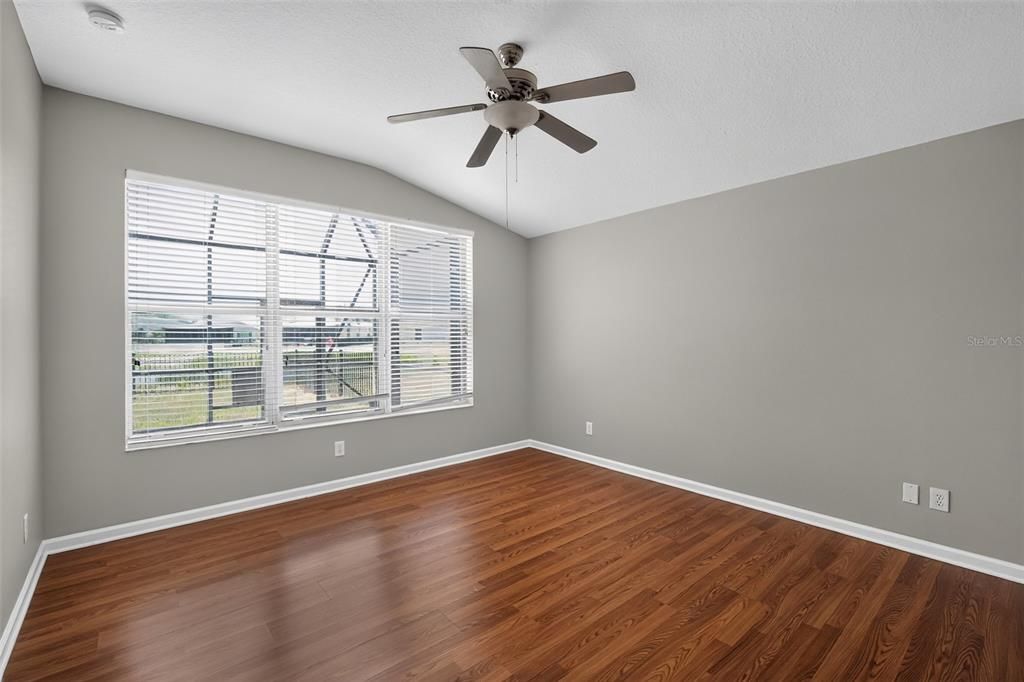 For Sale: $309,500 (3 beds, 2 baths, 1270 Square Feet)