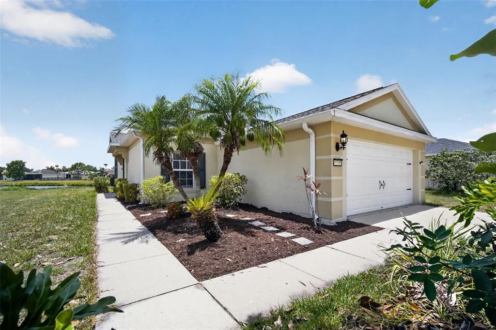 For Sale: $309,500 (3 beds, 2 baths, 1270 Square Feet)