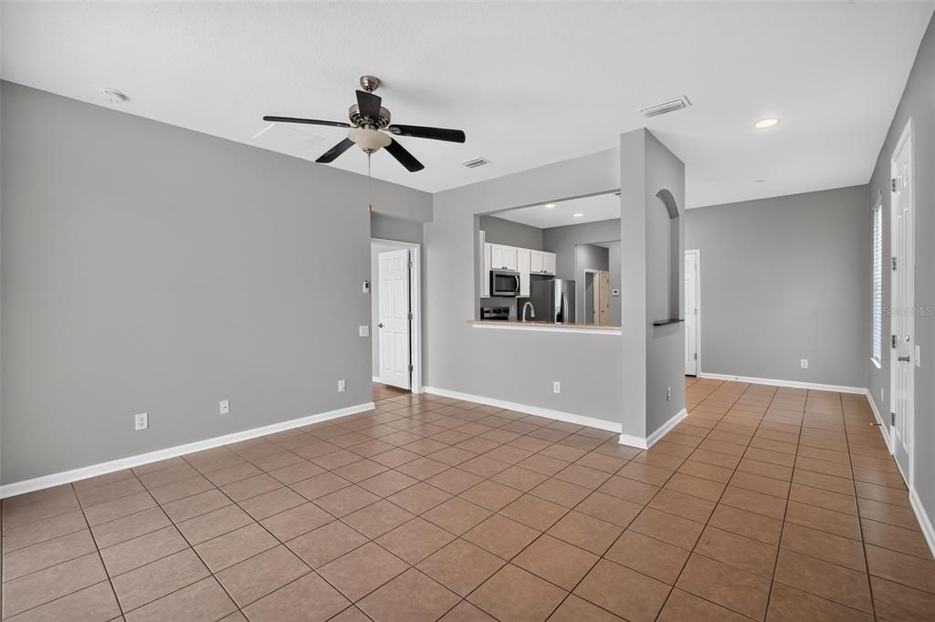 For Sale: $309,500 (3 beds, 2 baths, 1270 Square Feet)