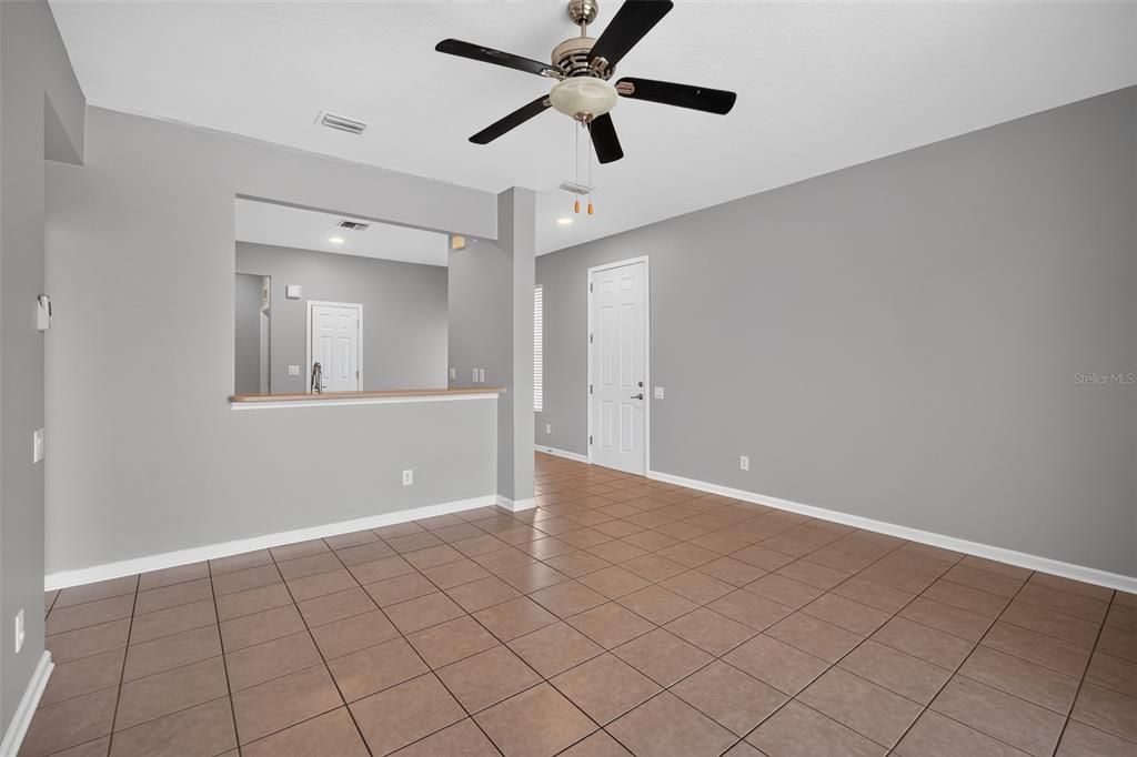 For Sale: $309,500 (3 beds, 2 baths, 1270 Square Feet)