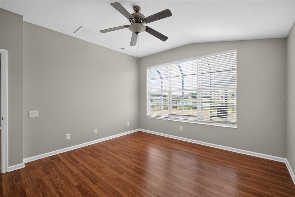 For Sale: $309,500 (3 beds, 2 baths, 1270 Square Feet)
