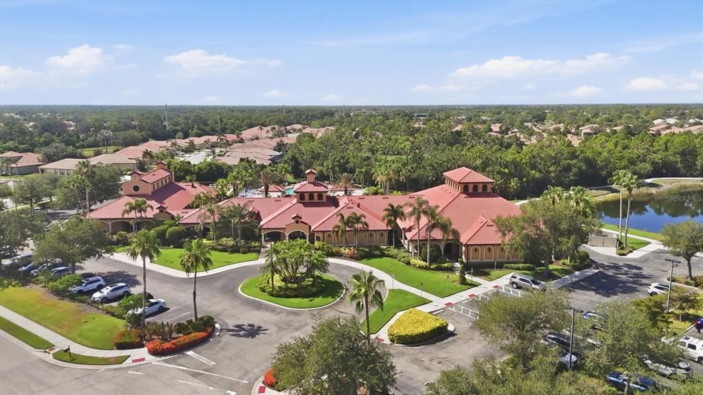 Activo con contrato: $499,000 (2 camas, 2 baños, 2121 Pies cuadrados)