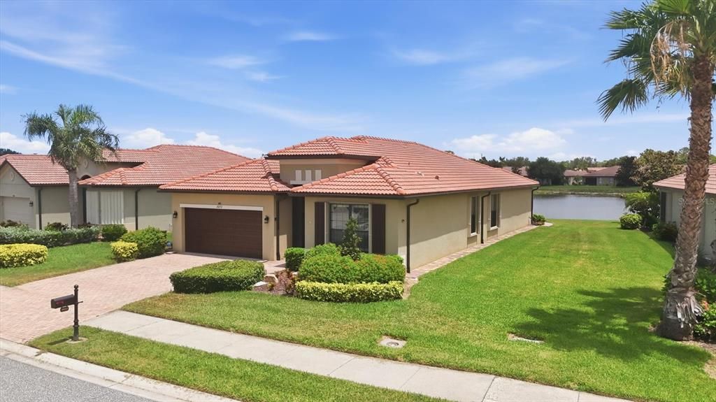 Activo con contrato: $499,000 (2 camas, 2 baños, 2121 Pies cuadrados)