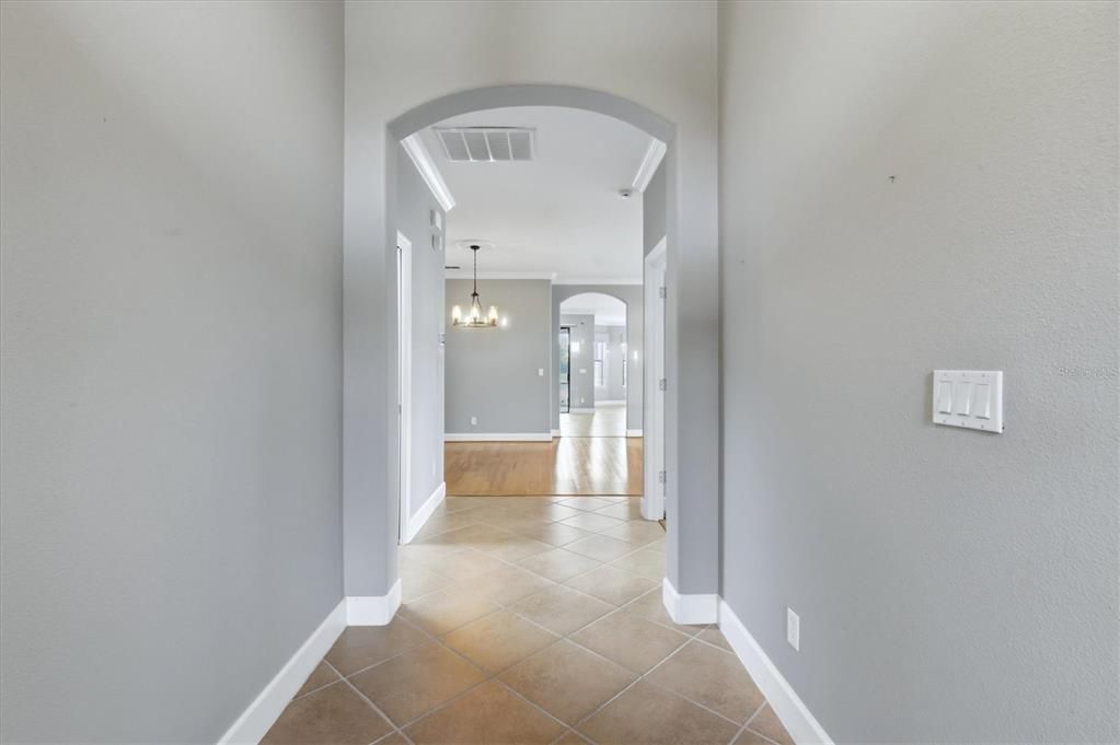 Activo con contrato: $499,000 (2 camas, 2 baños, 2121 Pies cuadrados)