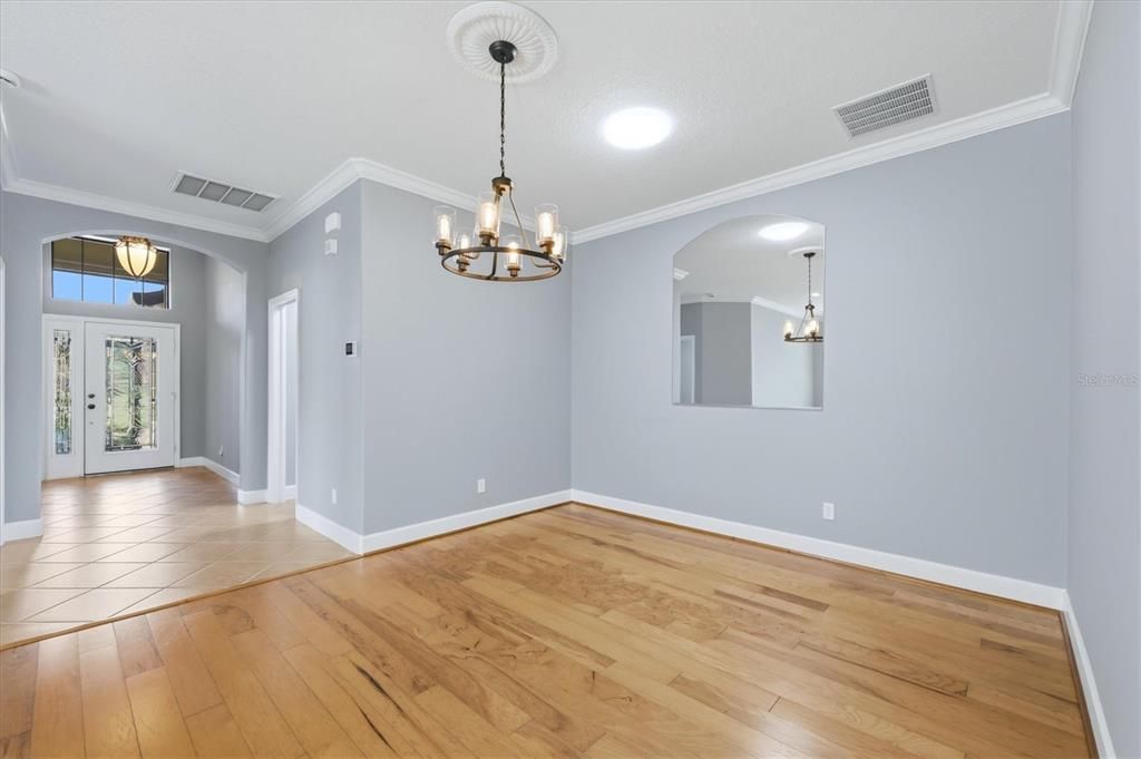 Activo con contrato: $499,000 (2 camas, 2 baños, 2121 Pies cuadrados)