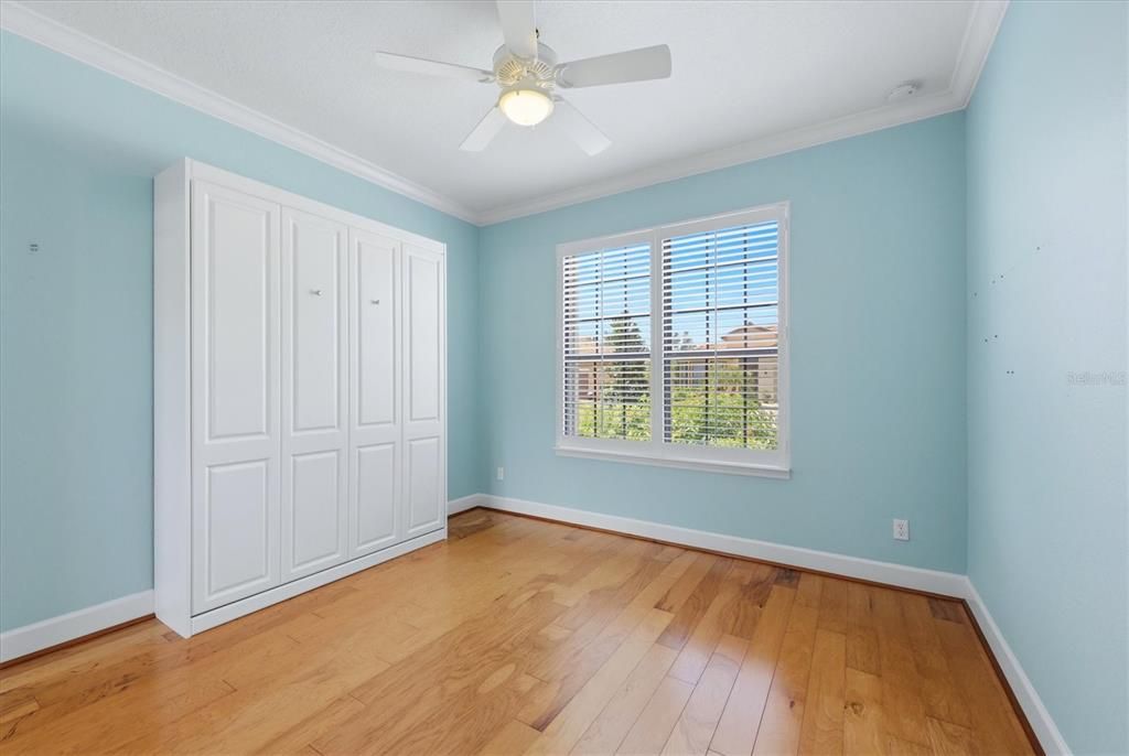 Activo con contrato: $499,000 (2 camas, 2 baños, 2121 Pies cuadrados)