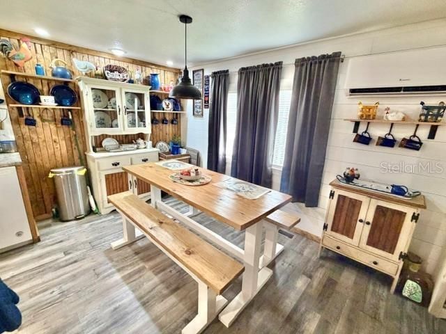 На продажу: $164,900 (2 спален, 1 ванн, 960 Квадратных фут)