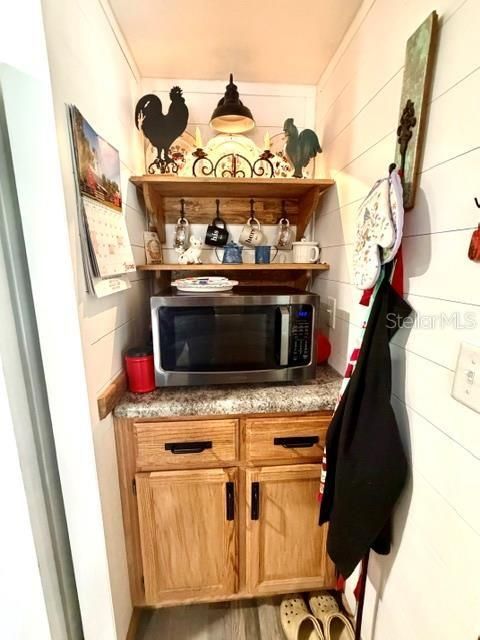 На продажу: $164,900 (2 спален, 1 ванн, 960 Квадратных фут)