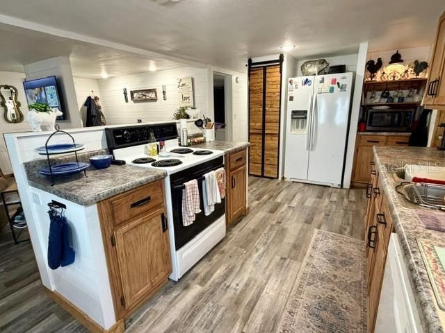 На продажу: $164,900 (2 спален, 1 ванн, 960 Квадратных фут)