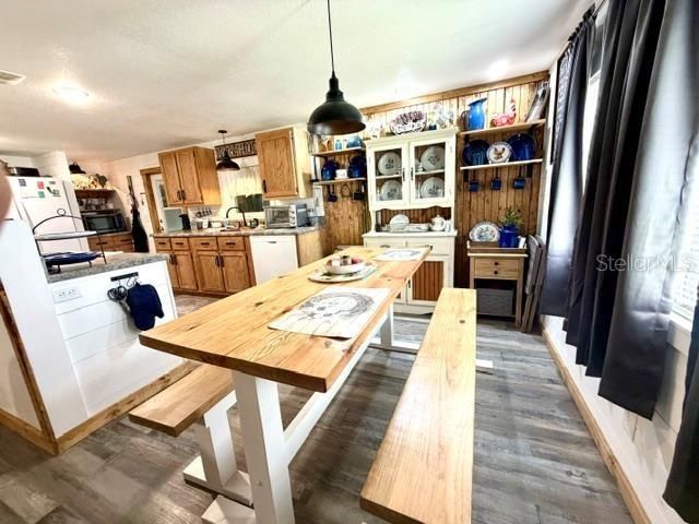 На продажу: $164,900 (2 спален, 1 ванн, 960 Квадратных фут)