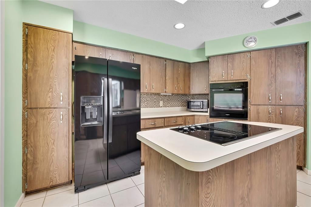 En Venta: $389,900 (3 camas, 2 baños, 2198 Pies cuadrados)