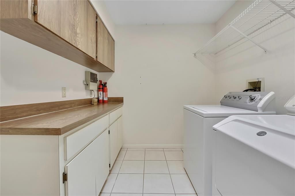 En Venta: $389,900 (3 camas, 2 baños, 2198 Pies cuadrados)