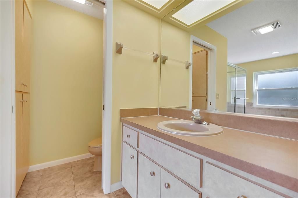 En Venta: $389,900 (3 camas, 2 baños, 2198 Pies cuadrados)