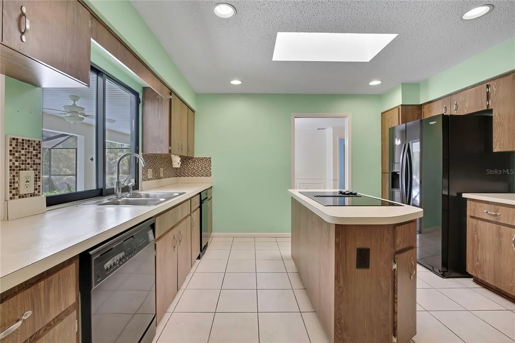 En Venta: $389,900 (3 camas, 2 baños, 2198 Pies cuadrados)