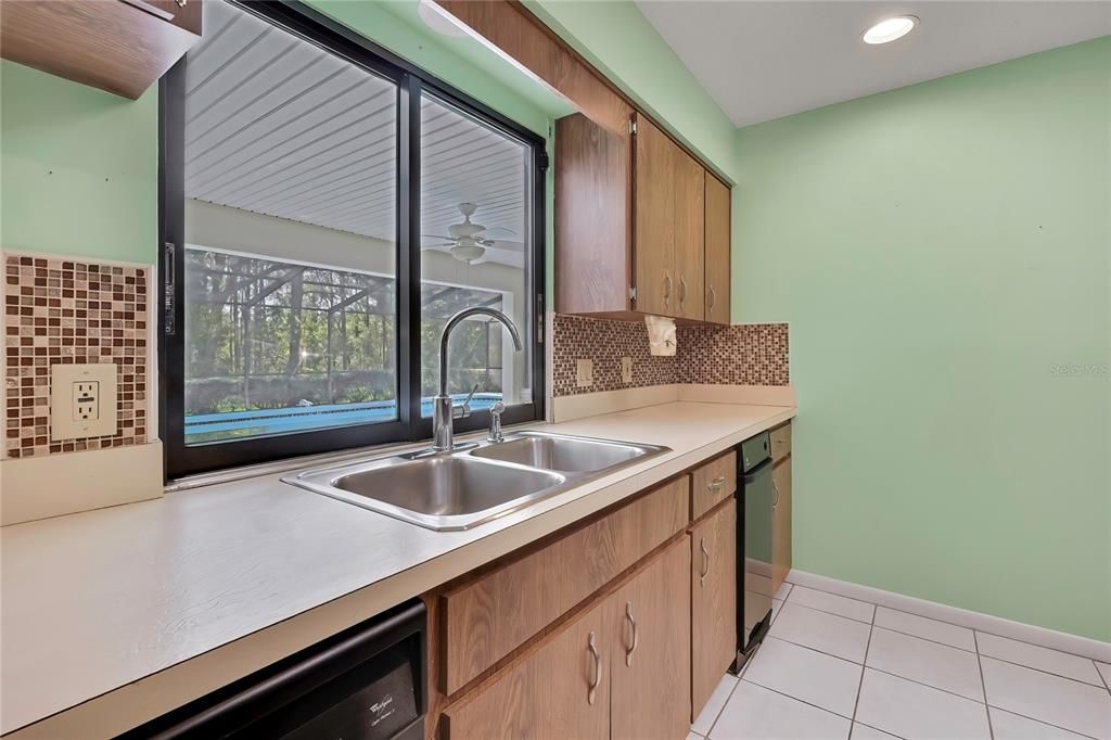 En Venta: $389,900 (3 camas, 2 baños, 2198 Pies cuadrados)