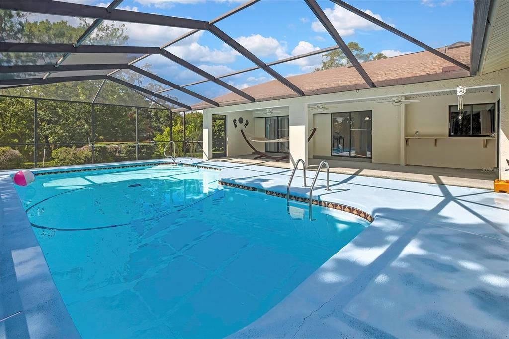 En Venta: $389,900 (3 camas, 2 baños, 2198 Pies cuadrados)