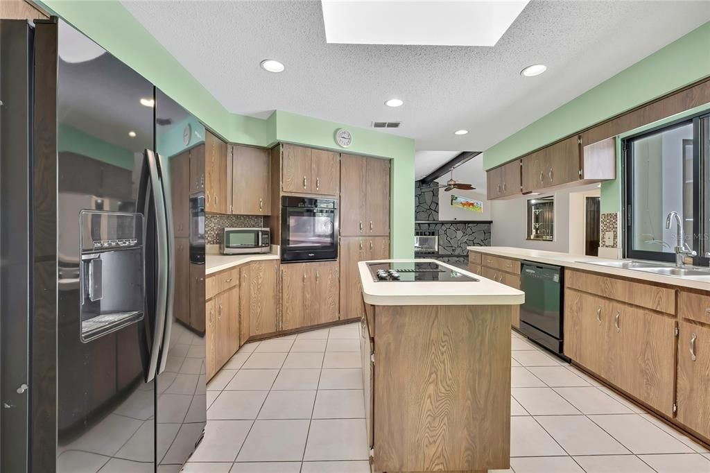 En Venta: $389,900 (3 camas, 2 baños, 2198 Pies cuadrados)