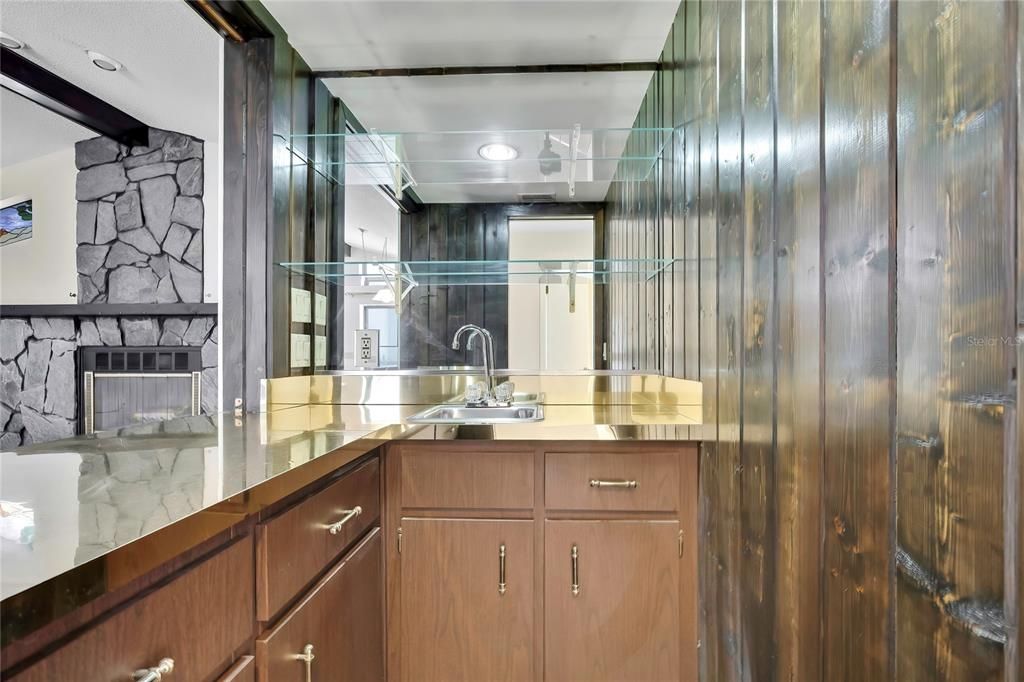En Venta: $389,900 (3 camas, 2 baños, 2198 Pies cuadrados)