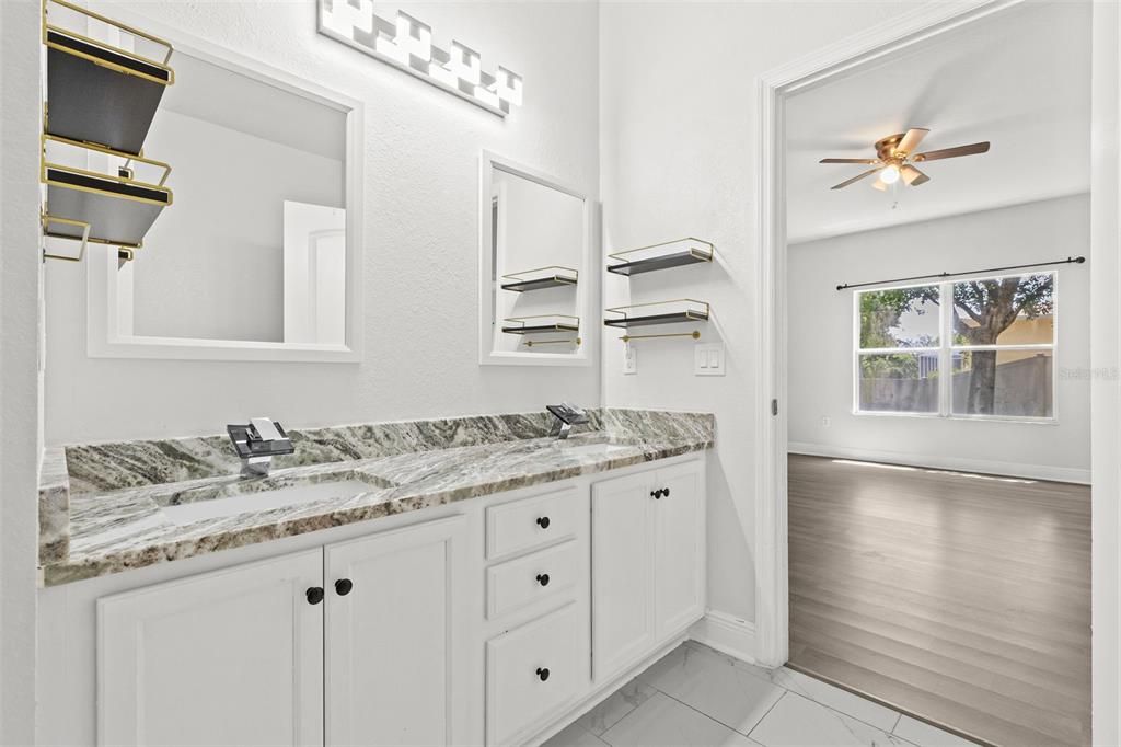 В аренду: $3,500 (6 спален, 3 ванн, 3386 Квадратных фут)