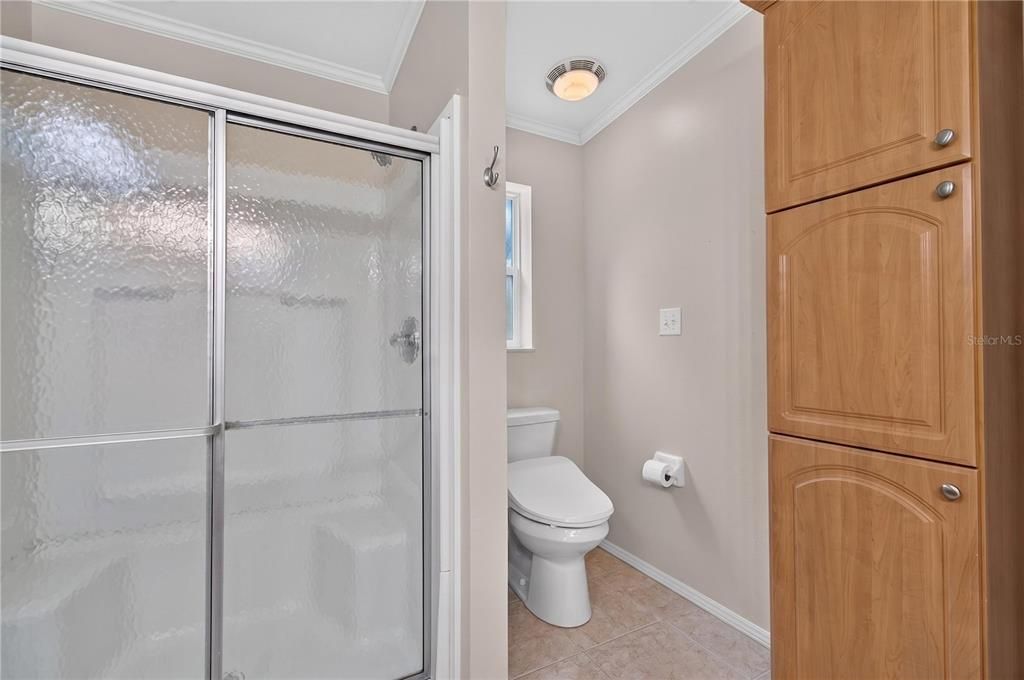 На продажу: $299,900 (2 спален, 2 ванн, 1440 Квадратных фут)