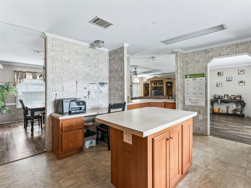 En Venta: $699,000 (3 camas, 2 baños, 1715 Pies cuadrados)