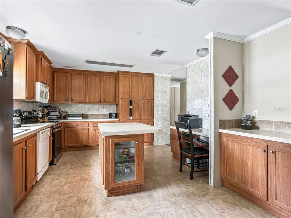 En Venta: $699,000 (3 camas, 2 baños, 1715 Pies cuadrados)