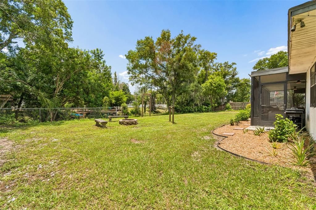 На продажу: $499,000 (4 спален, 2 ванн, 1912 Квадратных фут)