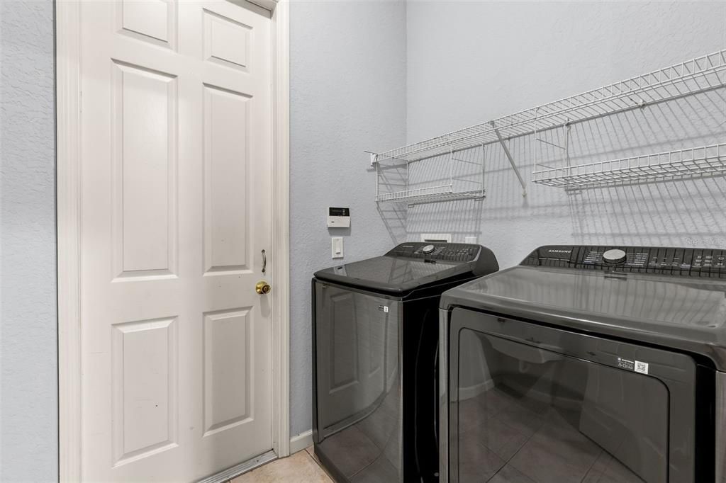 В аренду: $3,200 (5 спален, 4 ванн, 2770 Квадратных фут)