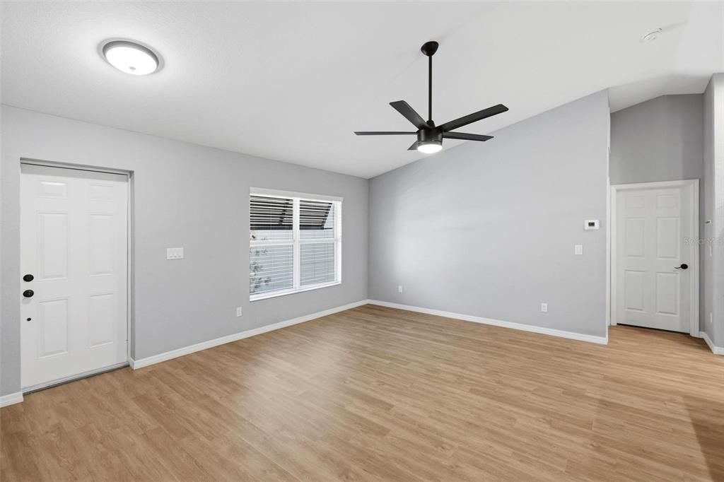 En Venta: $330,000 (3 camas, 2 baños, 1594 Pies cuadrados)