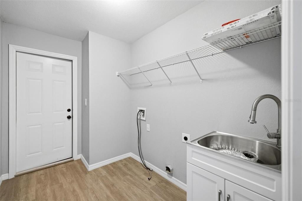 En Venta: $330,000 (3 camas, 2 baños, 1594 Pies cuadrados)