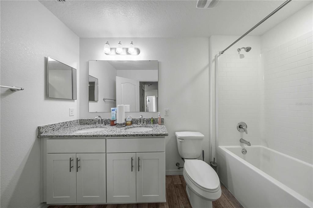 For Sale: $490,000 (5 beds, 4 baths, 2802 Square Feet)