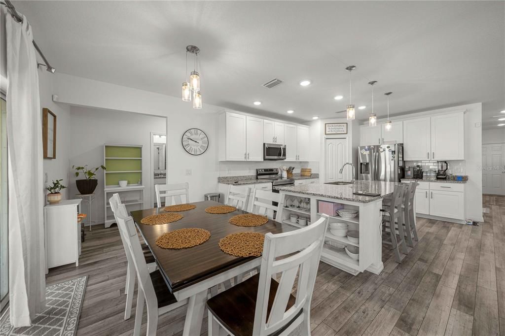 For Sale: $490,000 (5 beds, 4 baths, 2802 Square Feet)