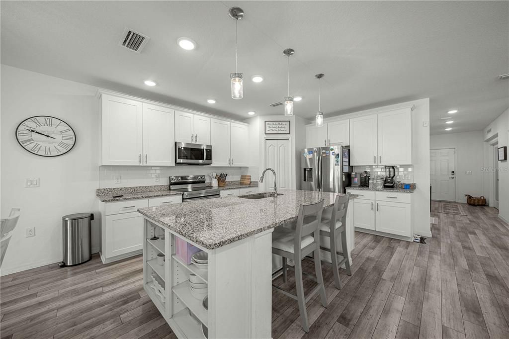 For Sale: $490,000 (5 beds, 4 baths, 2802 Square Feet)