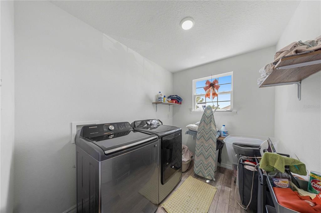 For Sale: $490,000 (5 beds, 4 baths, 2802 Square Feet)