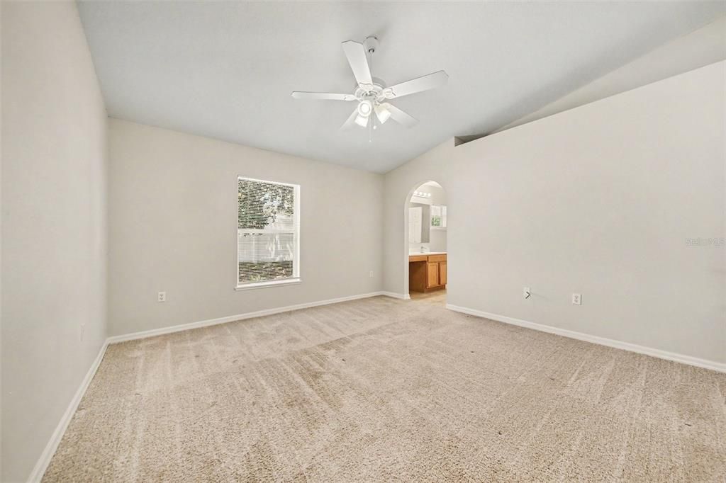 Activo con contrato: $245,000 (3 camas, 2 baños, 1496 Pies cuadrados)