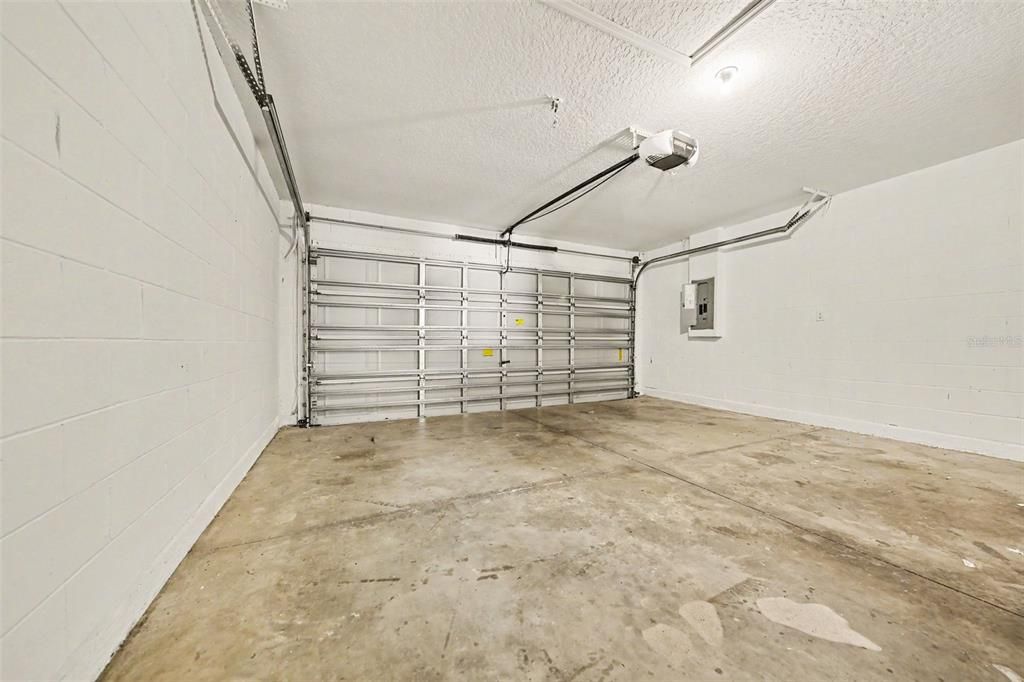 Activo con contrato: $245,000 (3 camas, 2 baños, 1496 Pies cuadrados)