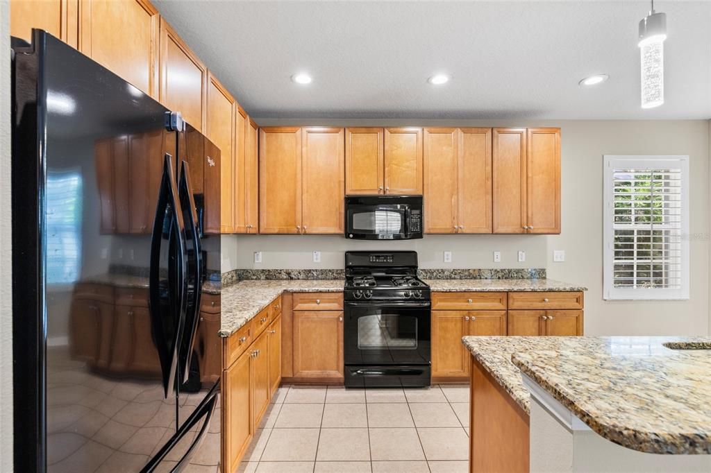 En Venta: $495,000 (4 camas, 3 baños, 2550 Pies cuadrados)