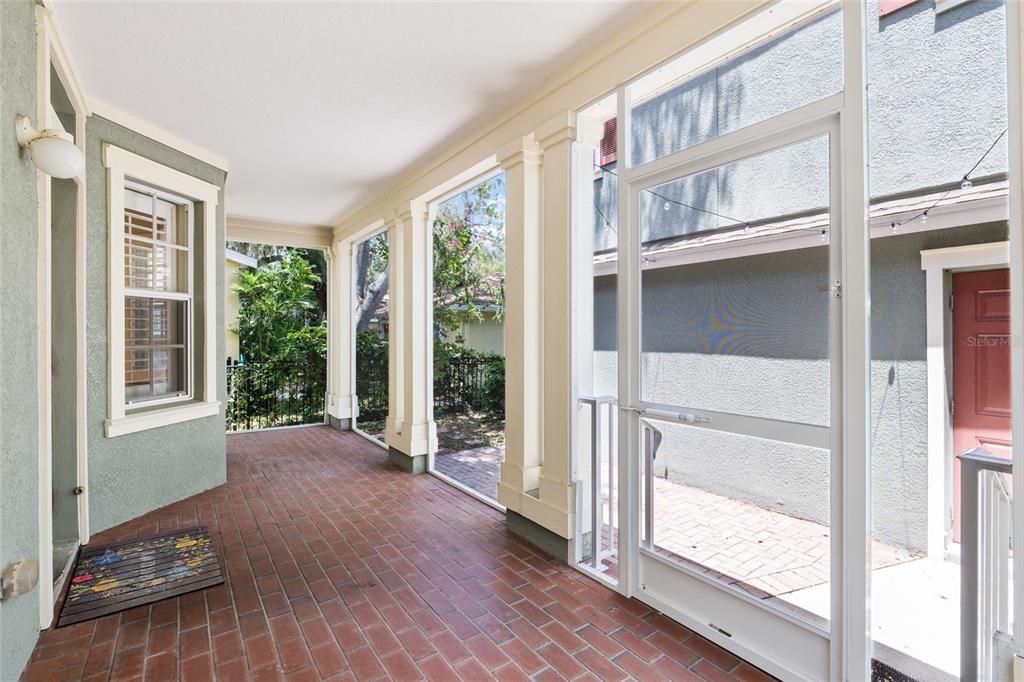 En Venta: $495,000 (4 camas, 3 baños, 2550 Pies cuadrados)