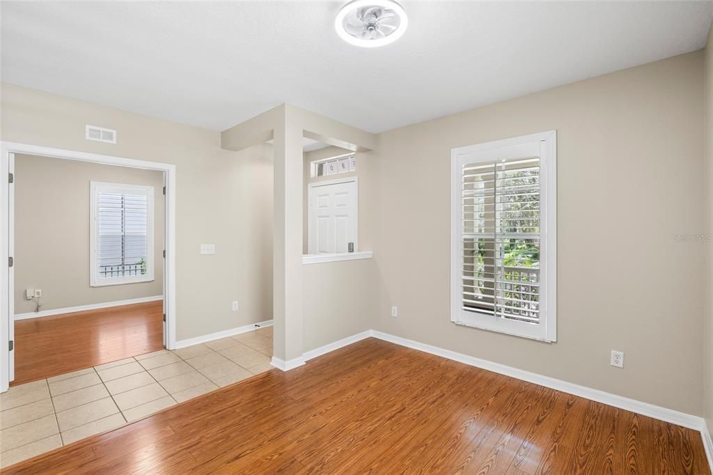 En Venta: $495,000 (4 camas, 3 baños, 2550 Pies cuadrados)