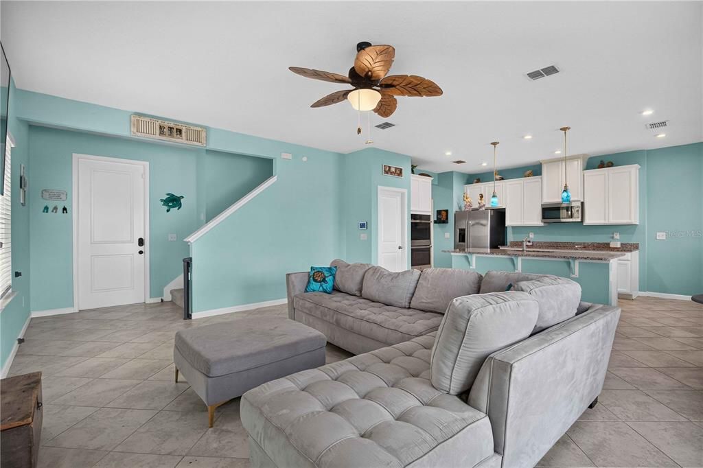 For Sale: $379,900 (4 beds, 2 baths, 2048 Square Feet)