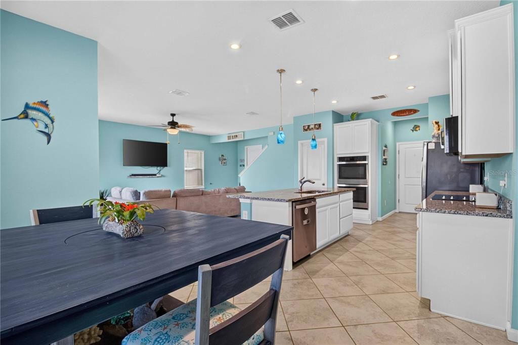 For Sale: $379,900 (4 beds, 2 baths, 2048 Square Feet)