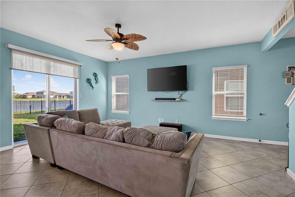 For Sale: $379,900 (4 beds, 2 baths, 2048 Square Feet)