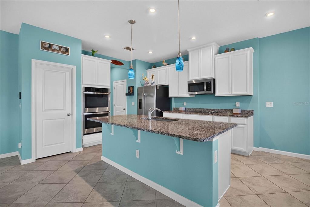 For Sale: $379,900 (4 beds, 2 baths, 2048 Square Feet)