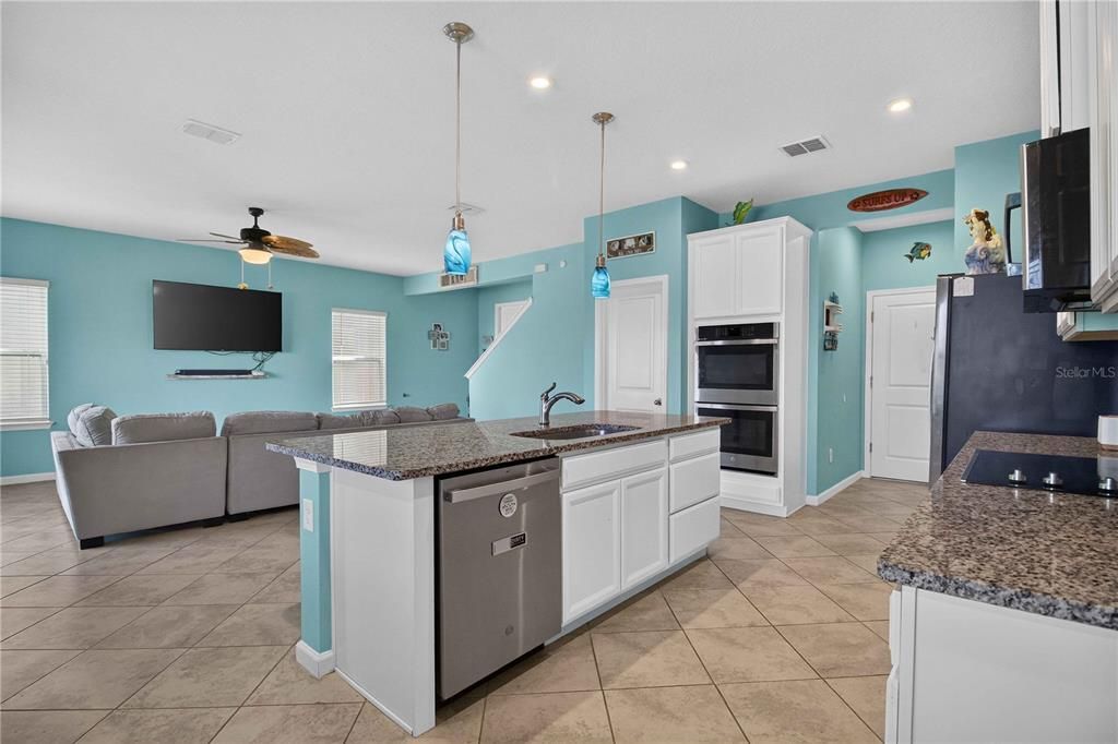 For Sale: $379,900 (4 beds, 2 baths, 2048 Square Feet)